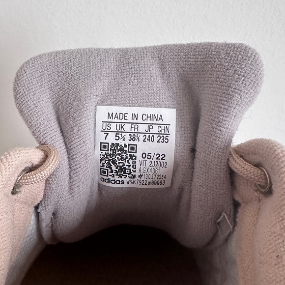 Adidas Superstar sneaker in beige. Size 7 - Picture 6 of 7